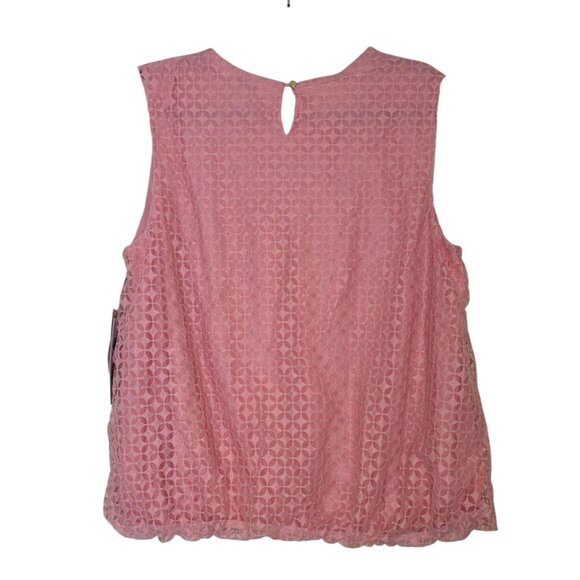 Sleeveless pink Textured Blouse Keyhole Back & Metal Accent By Liz Claiborne - Picture 3 of 3
